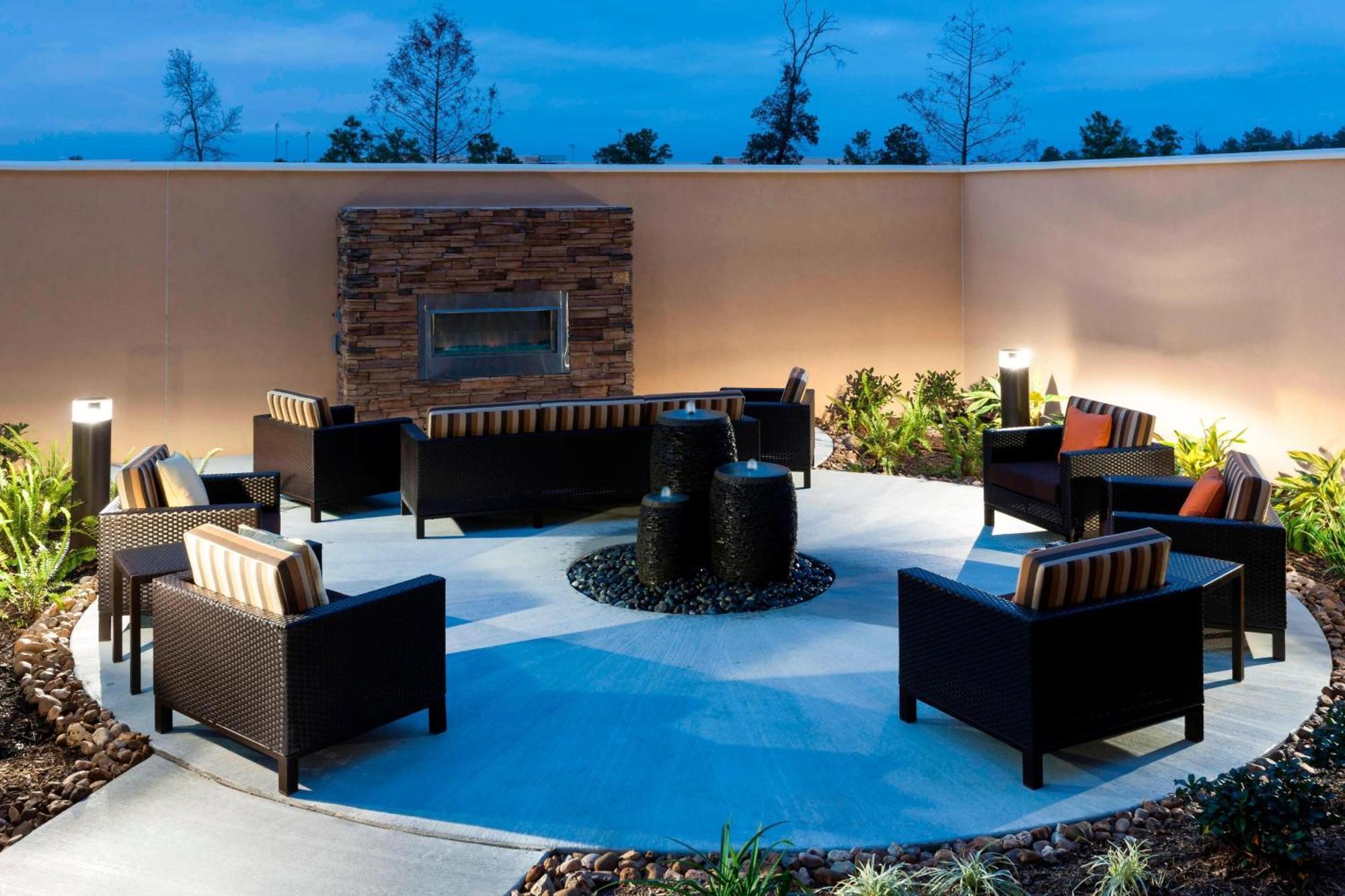Courtyard By Marriott Houston North/Shenandoah Hotel The Woodlands Bagian luar foto